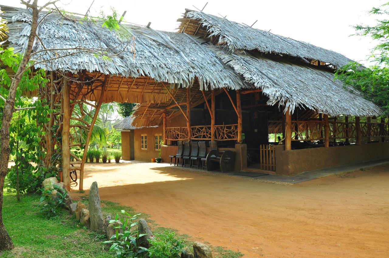 Thuduwa Camp Hotel Embilipitiya Exterior photo