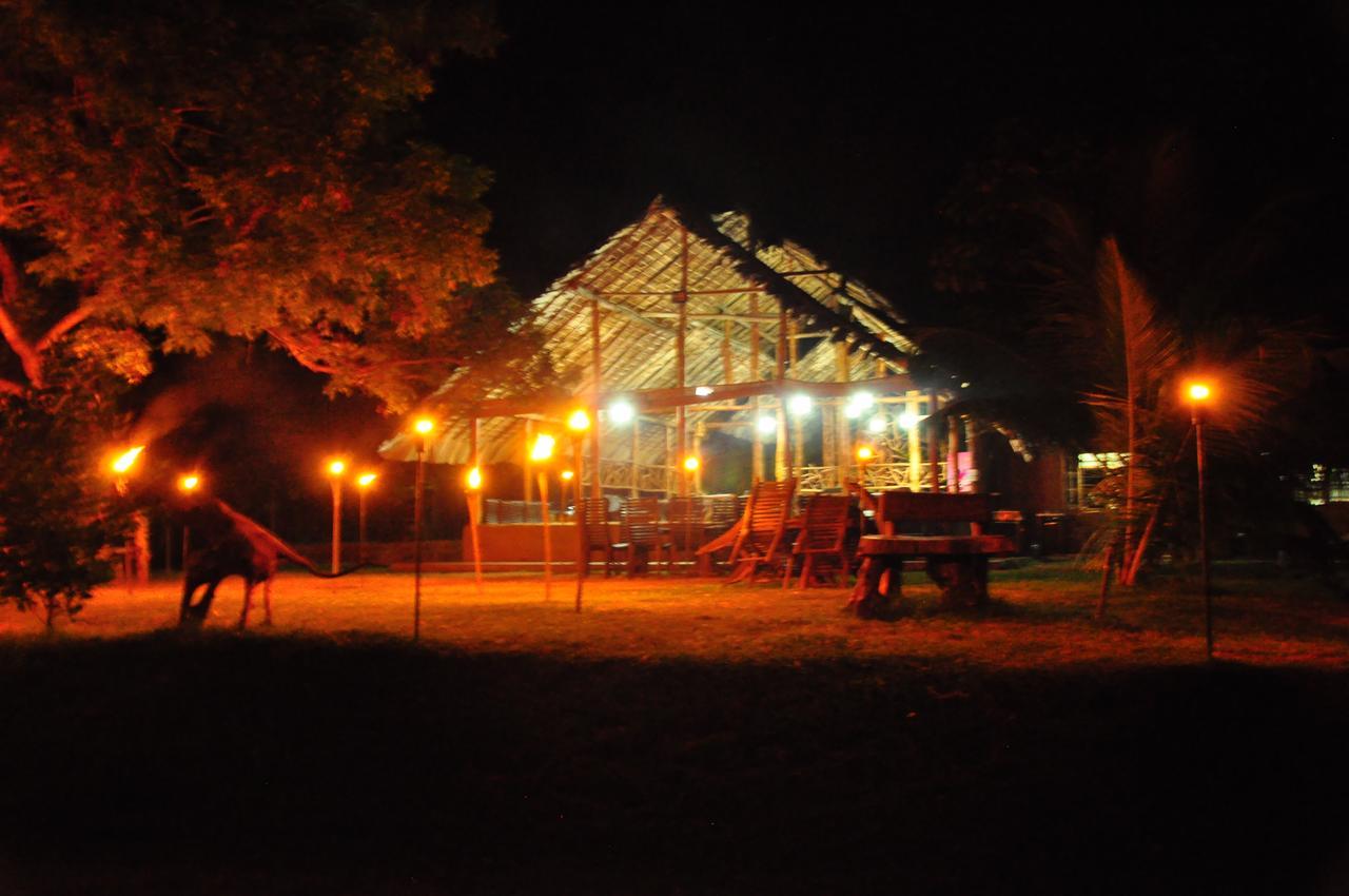 Thuduwa Camp Hotel Embilipitiya Exterior photo